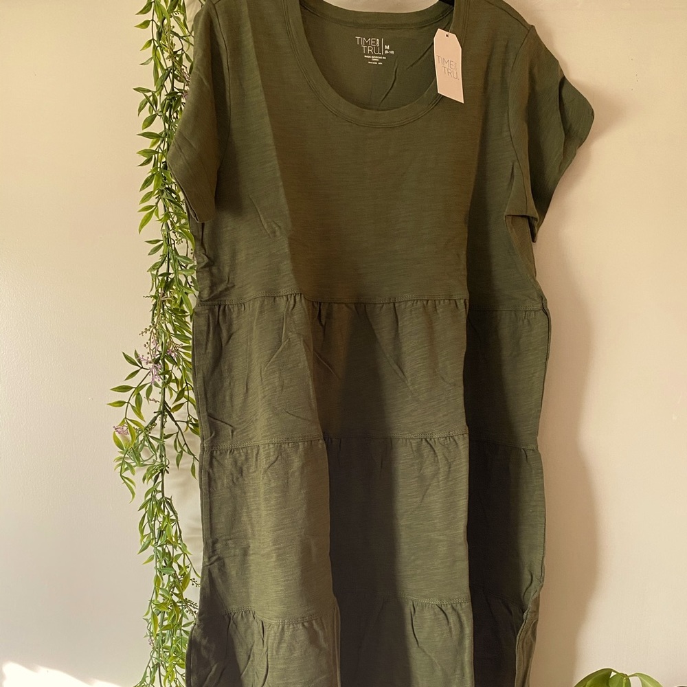 Green Olive 🫒 tiered knit dress